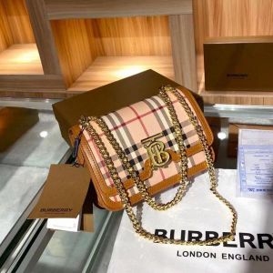 Burberry_monogram_tb_logo_bag_with_og_box