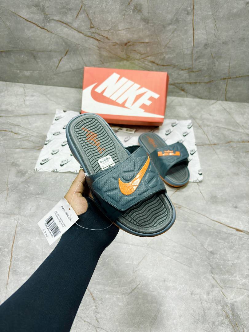 NIKE_AIR-MAX_LEBRON SLIDE-GREY