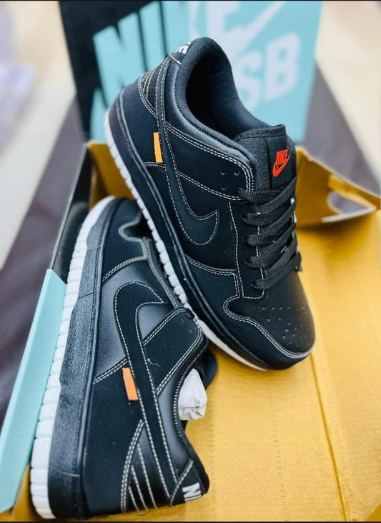 Nike SB Dunk Low sneakers "Black Gum"